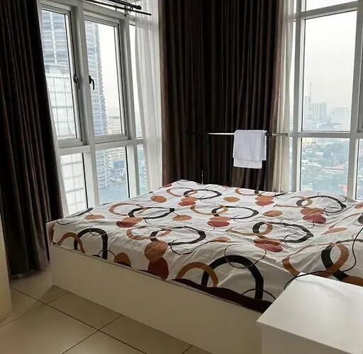 Fully Furnished 1 Bedroom Unit Apartment *