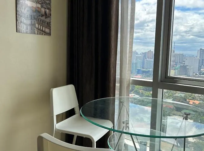 Fully Furnished 1 Bedroom Unit *