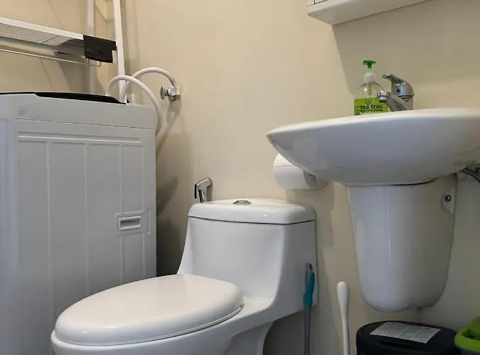 Fully Furnished 1 Bedroom Unit