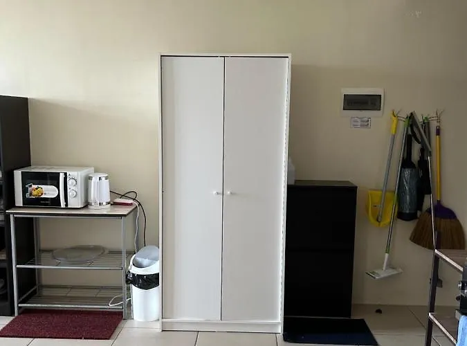 Apartment Fully Furnished 1 Bedroom Unit *